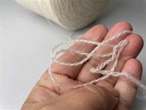 100% virgin wool - drønlækker i råhvid, 100 gram